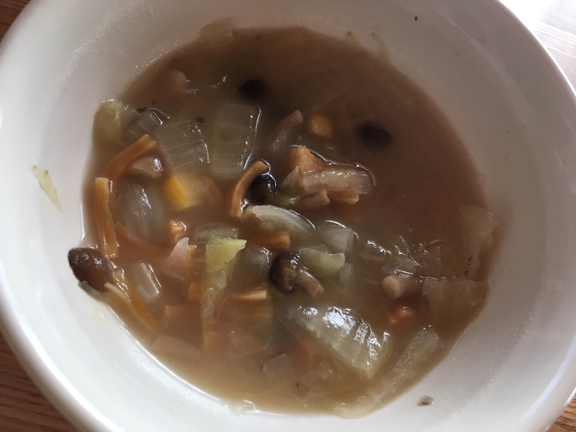 白菜としめじと干し貝柱とコーンのスープ