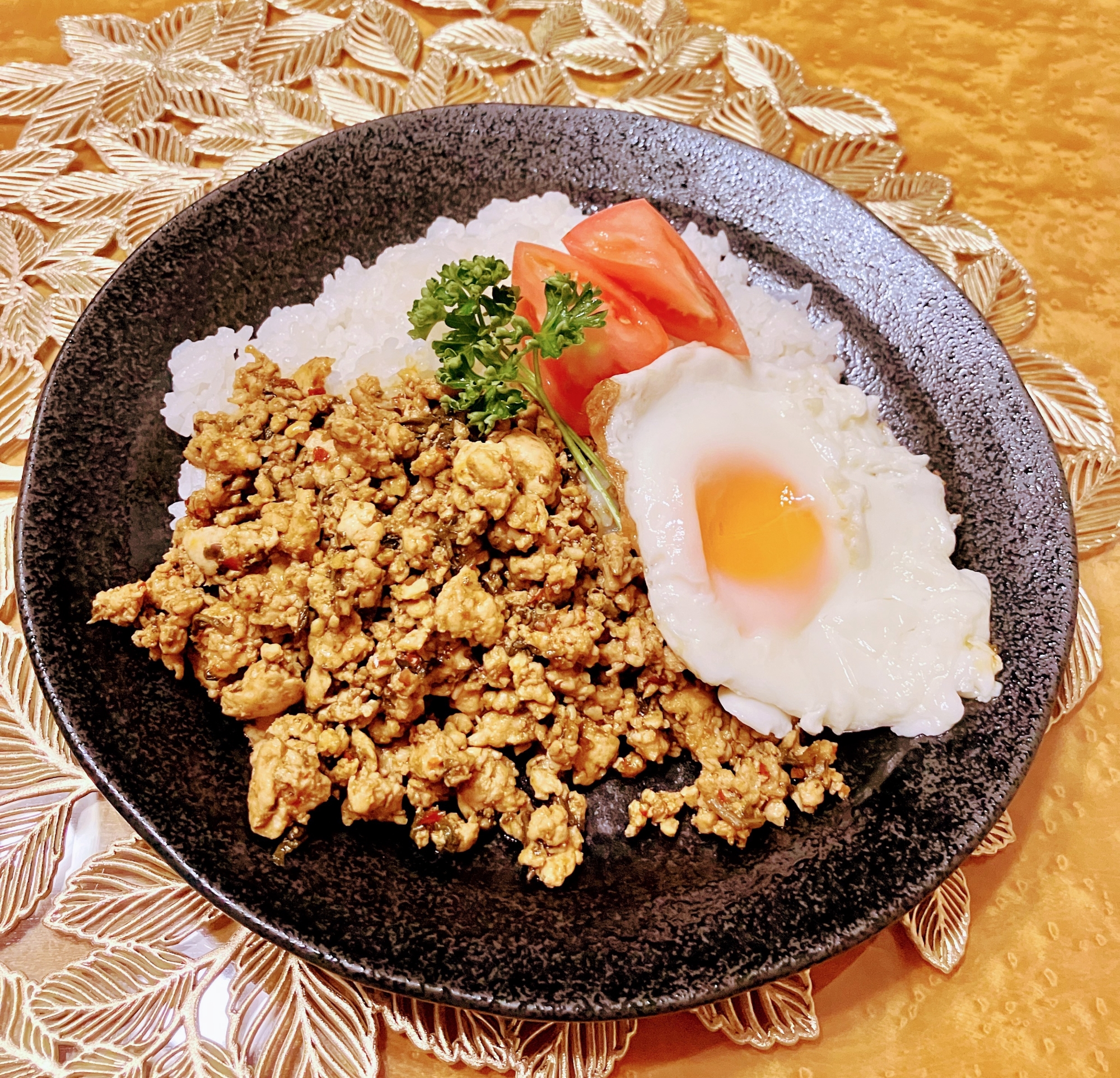 ガパオライス(タイのホーリーバジル炒めかけご飯)
