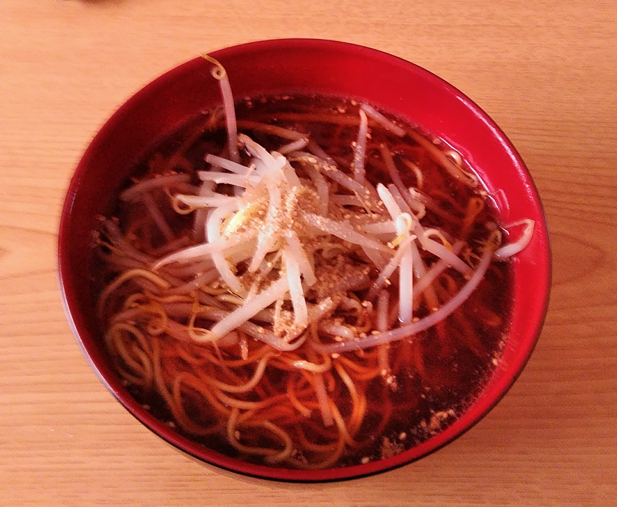 もやしとすりごまのしょうゆラーメン