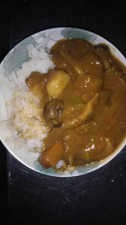 シメジとじゃがいもでキノコカレー