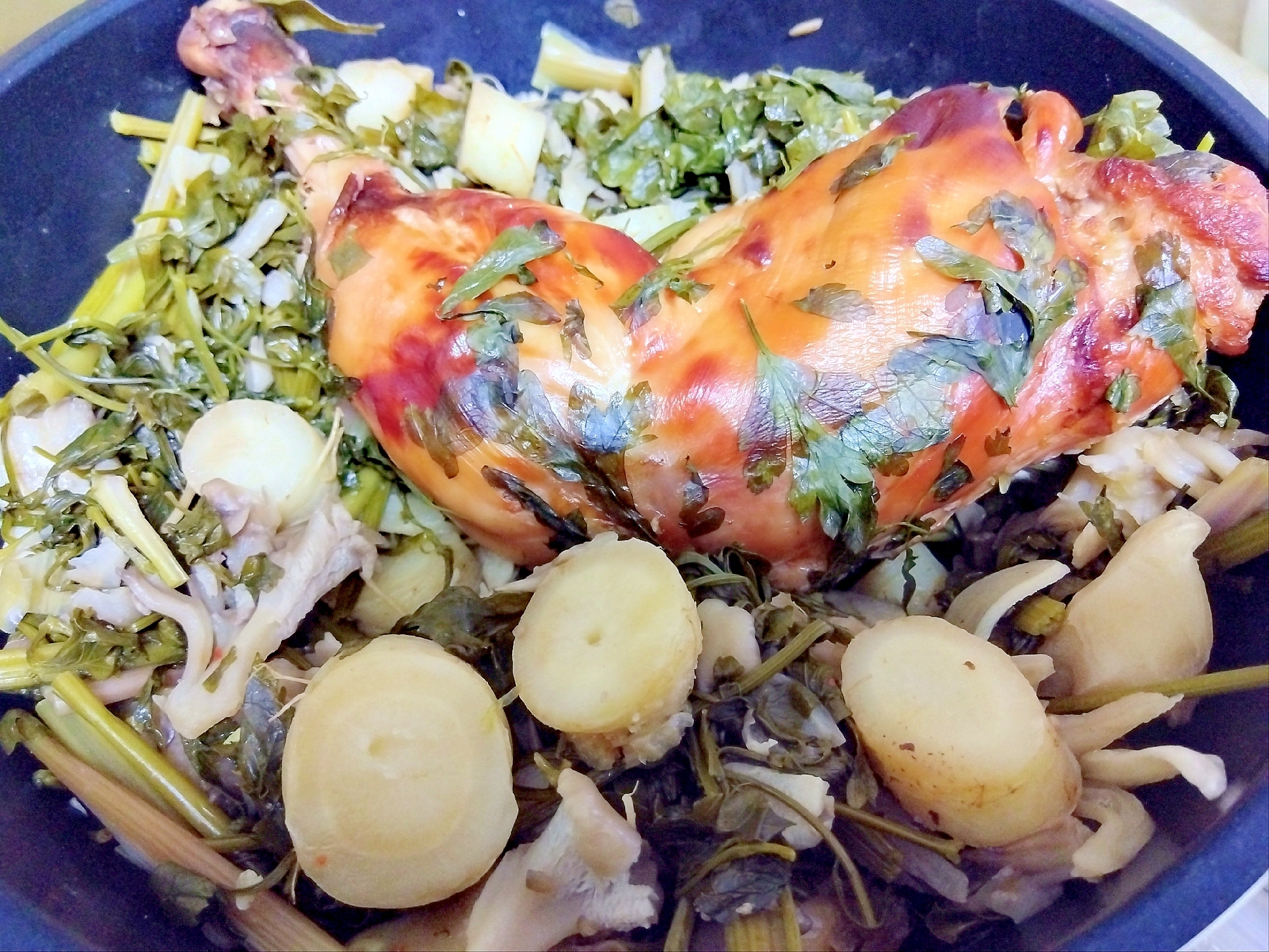 ローストチキン&葉付き根パセリ&舞茸の蒸し煮