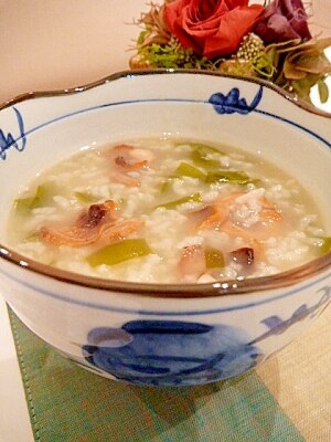 炊飯器でミネラルたっぷり「わかめと赤貝ひものお粥」 レシピ