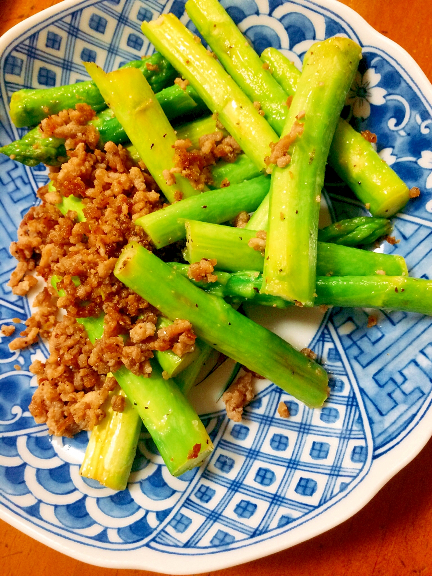 アスパラと豚ひき肉のペッパーソテー