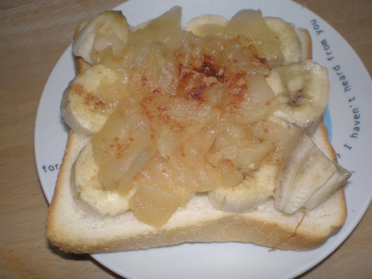 バナナとりんごジャムのシナモントースト