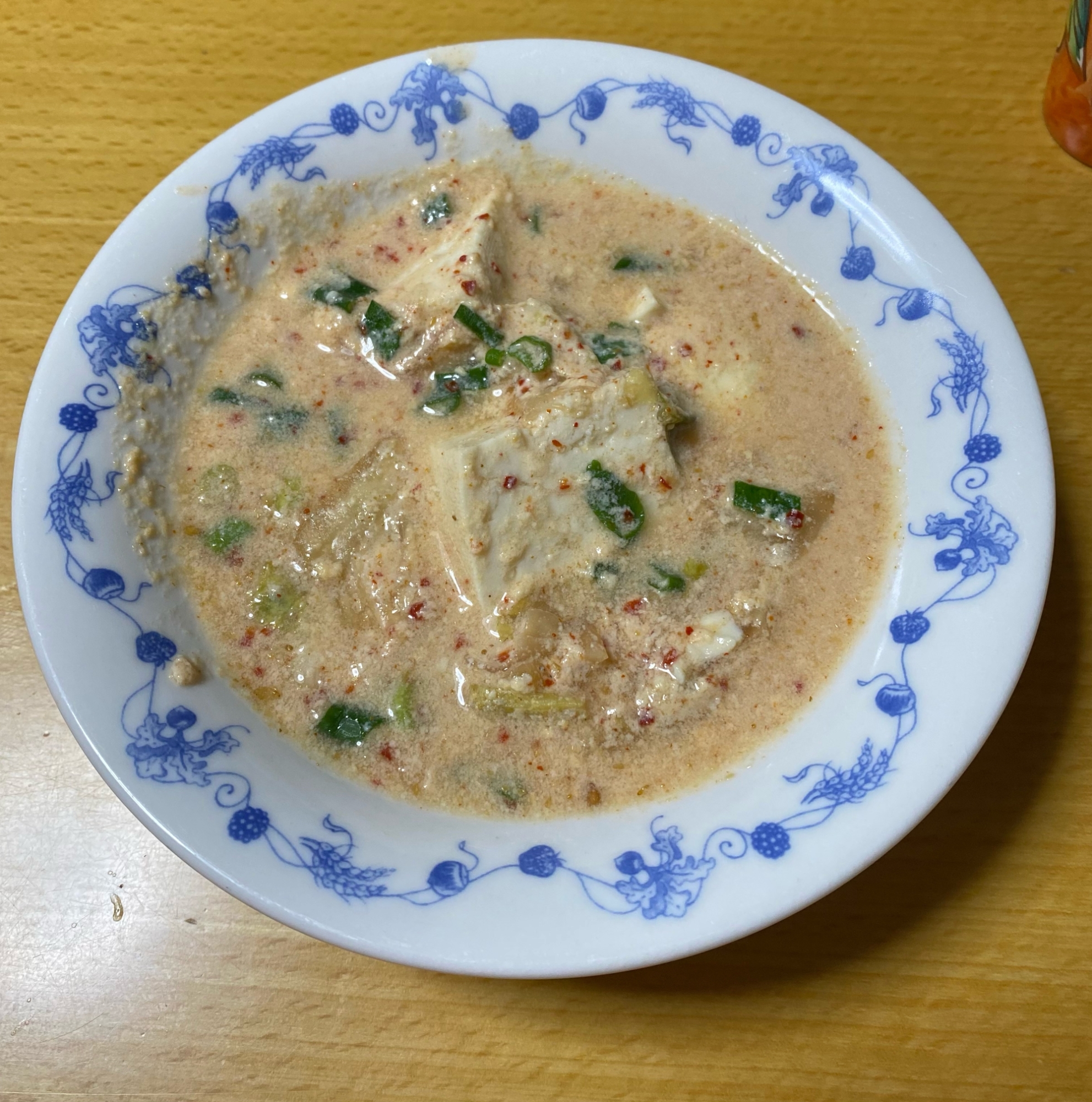 体温まる！豆腐とキムチの豆乳スープ