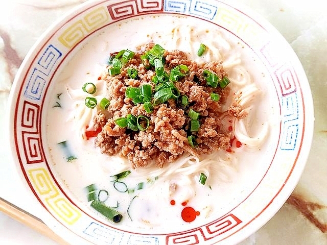 牛乳で簡単スープ!ひき肉の坦々風そうめん♪