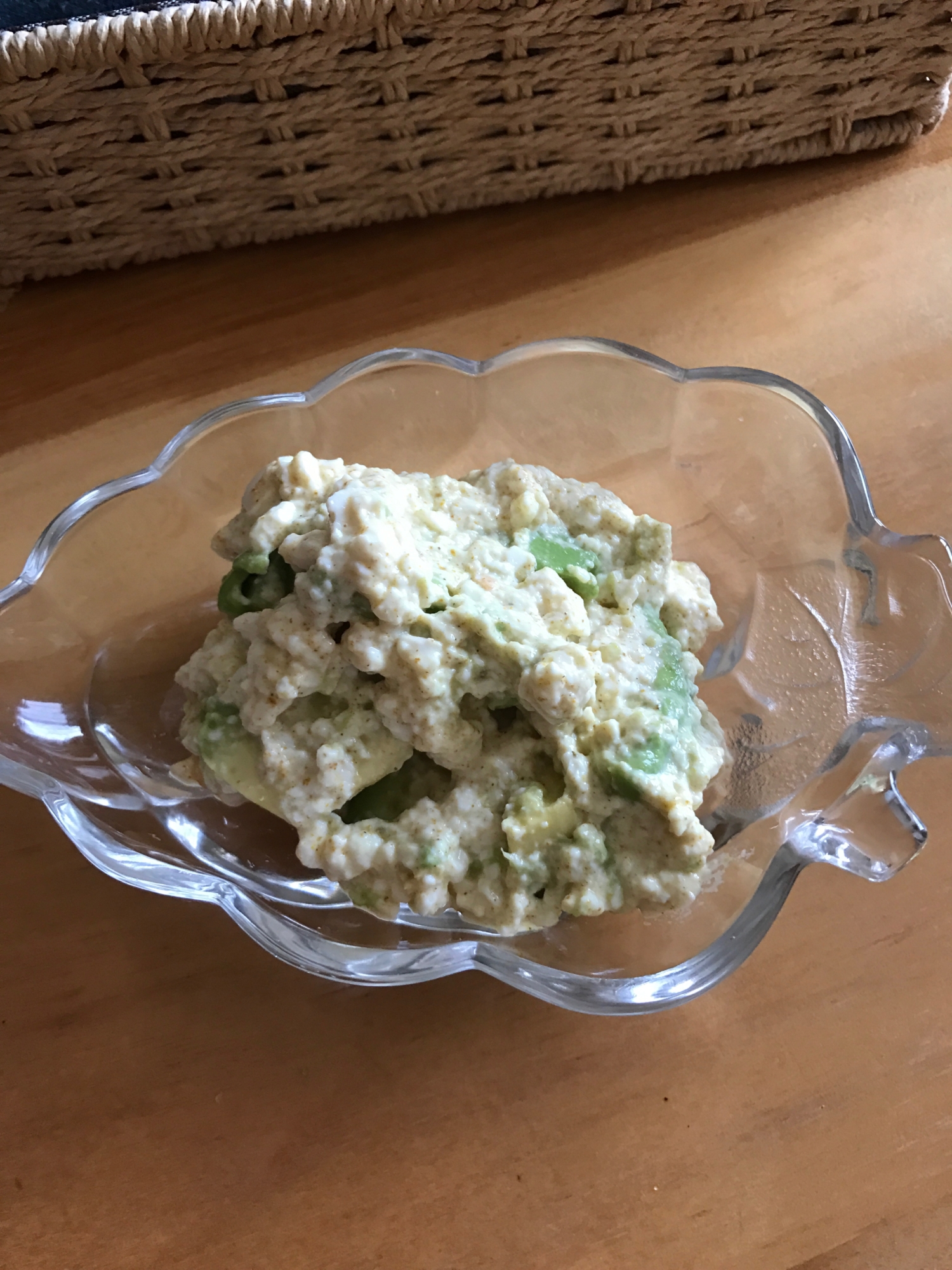 アボカドのカレー風味白あえ