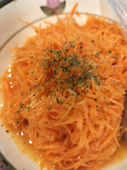 にんじん大量消費♡もりもり食べれる♡キャロットラペ