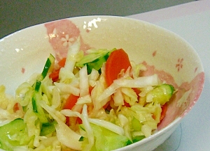 サラダ代わりに、三色野菜の甘酢漬け