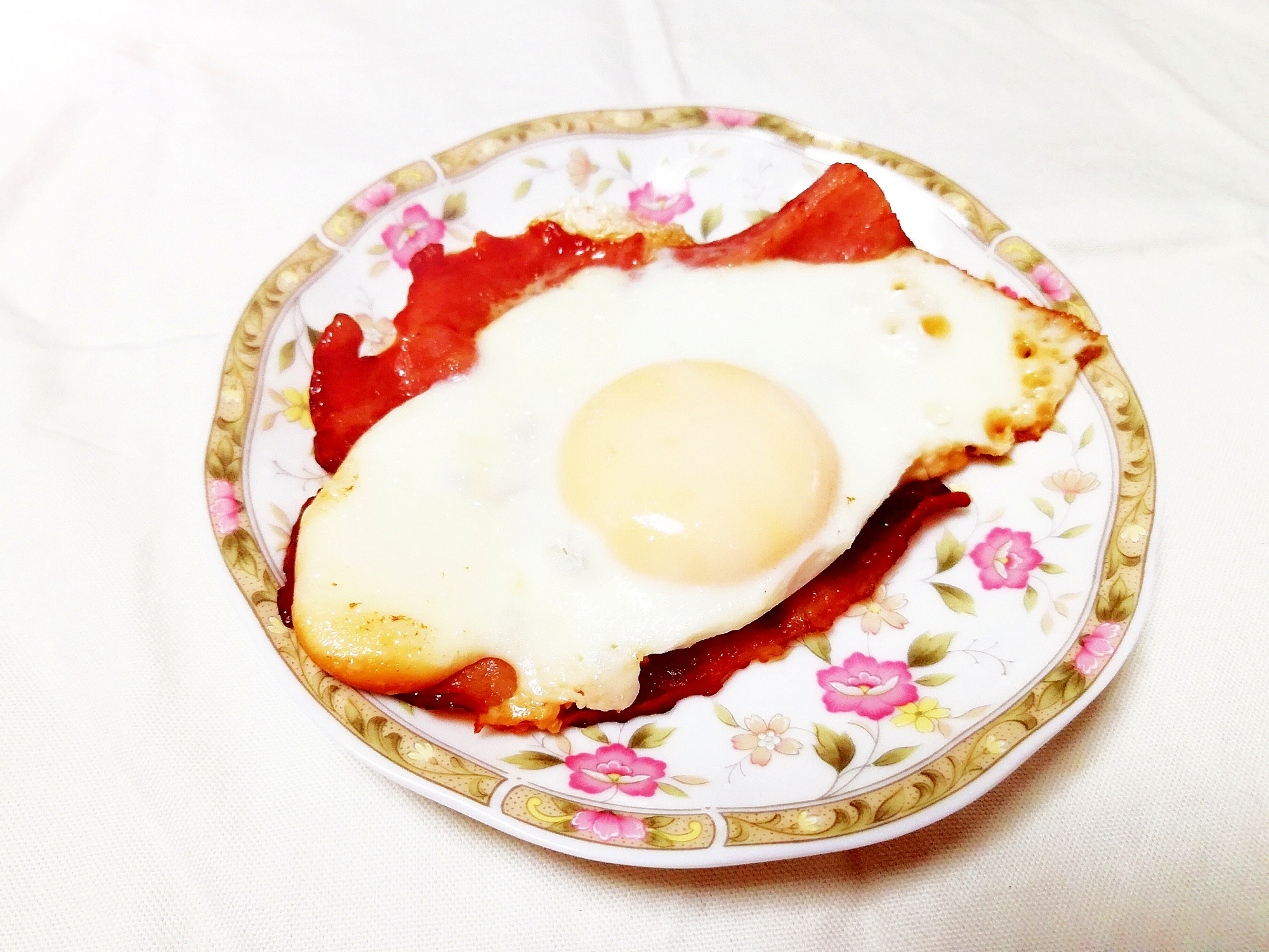 蒸し焼きベーコンエッグ