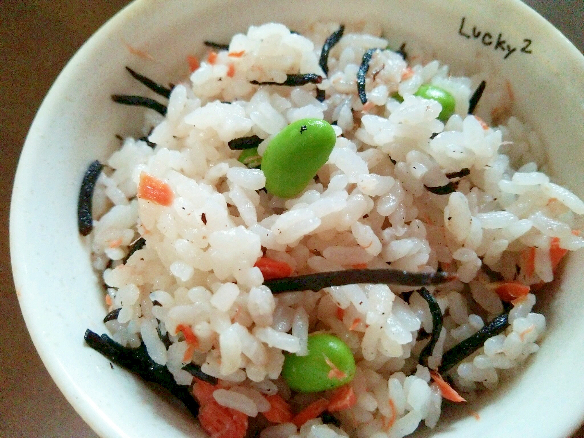 鮭とひじきと枝豆の混ぜご飯