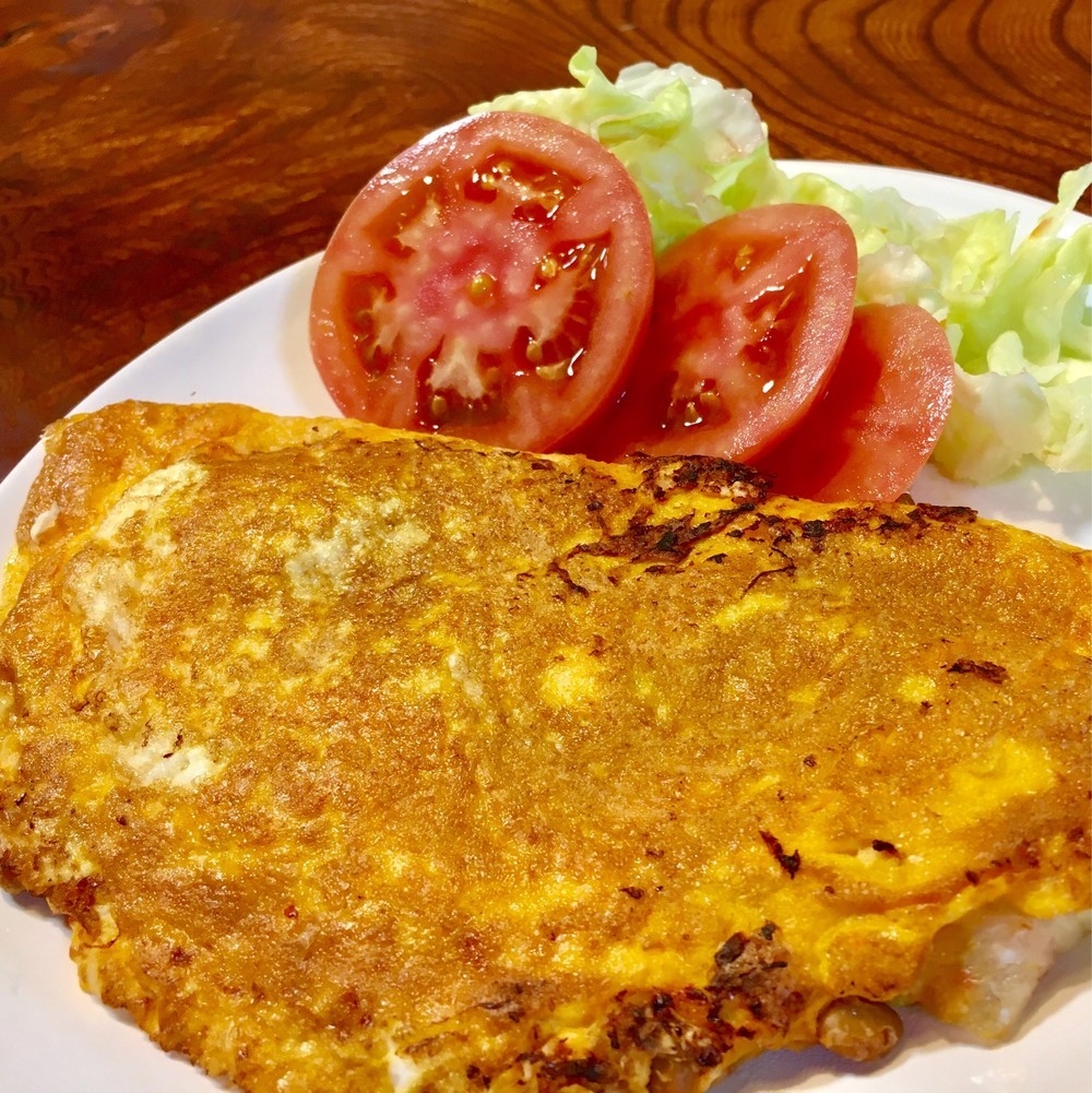 納豆キムチオムレツでヘルシー朝ごはん