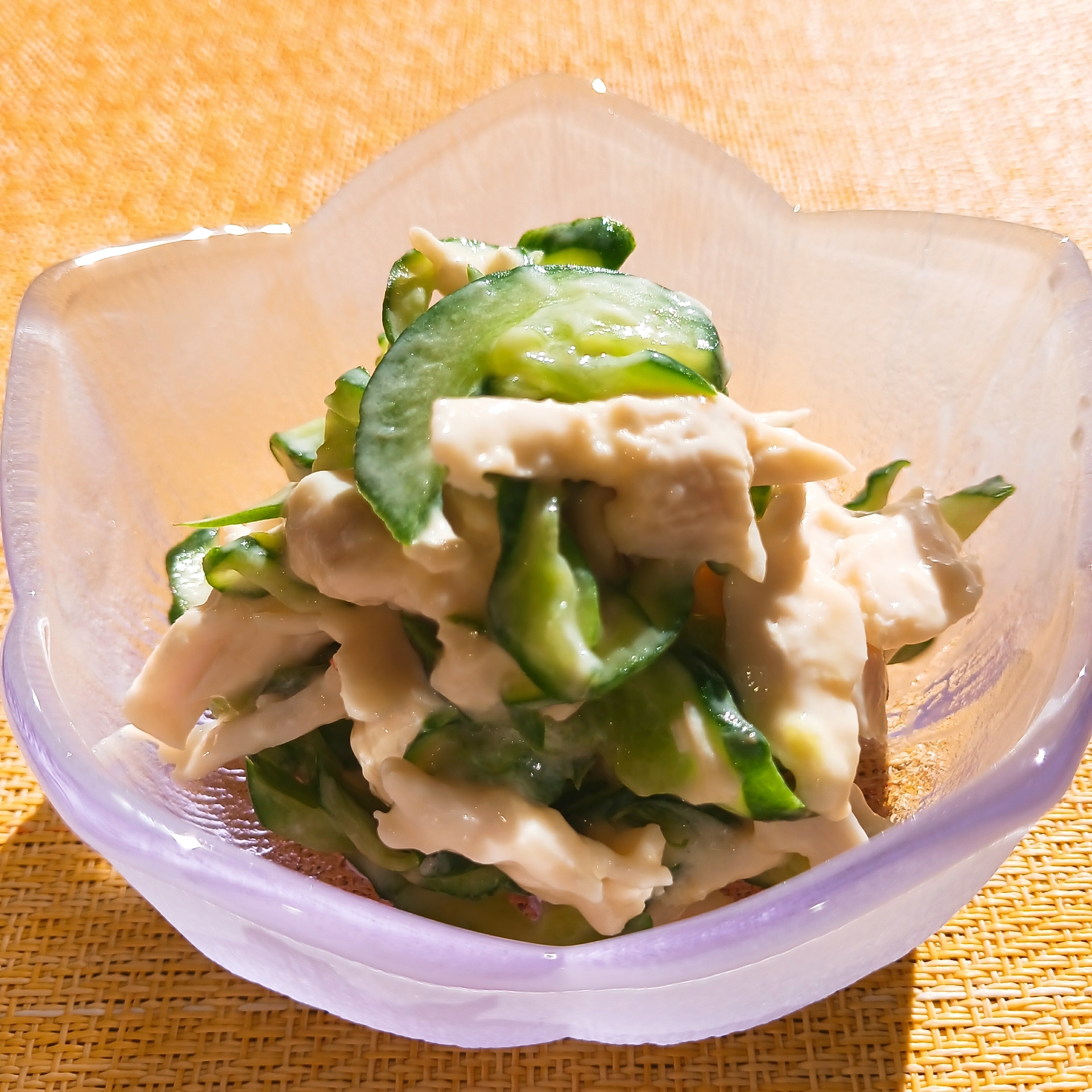 国産チーズ入り♡鶏ハムときゅうりのマヨカラ和え♡