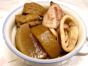 イカから出たダシが最高♪いかと大根とお揚げの煮物