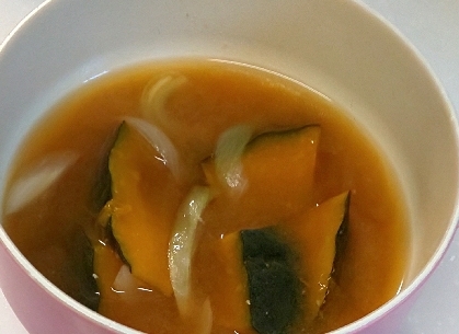 玉ねぎとかぼちゃの味噌汁♬