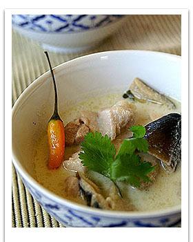 タイ風鶏肉のスープ