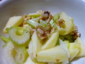 簡単 セロリとりんごとくるみのサラダ レシピ 作り方 By チャップ92 楽天レシピ