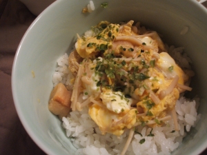 麩の卵とじ丼