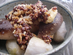 椎茸と里芋のタカキビソース和え
