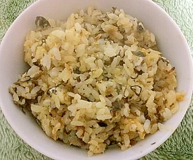 鮭フレークと卵マヨ高菜チャーハン