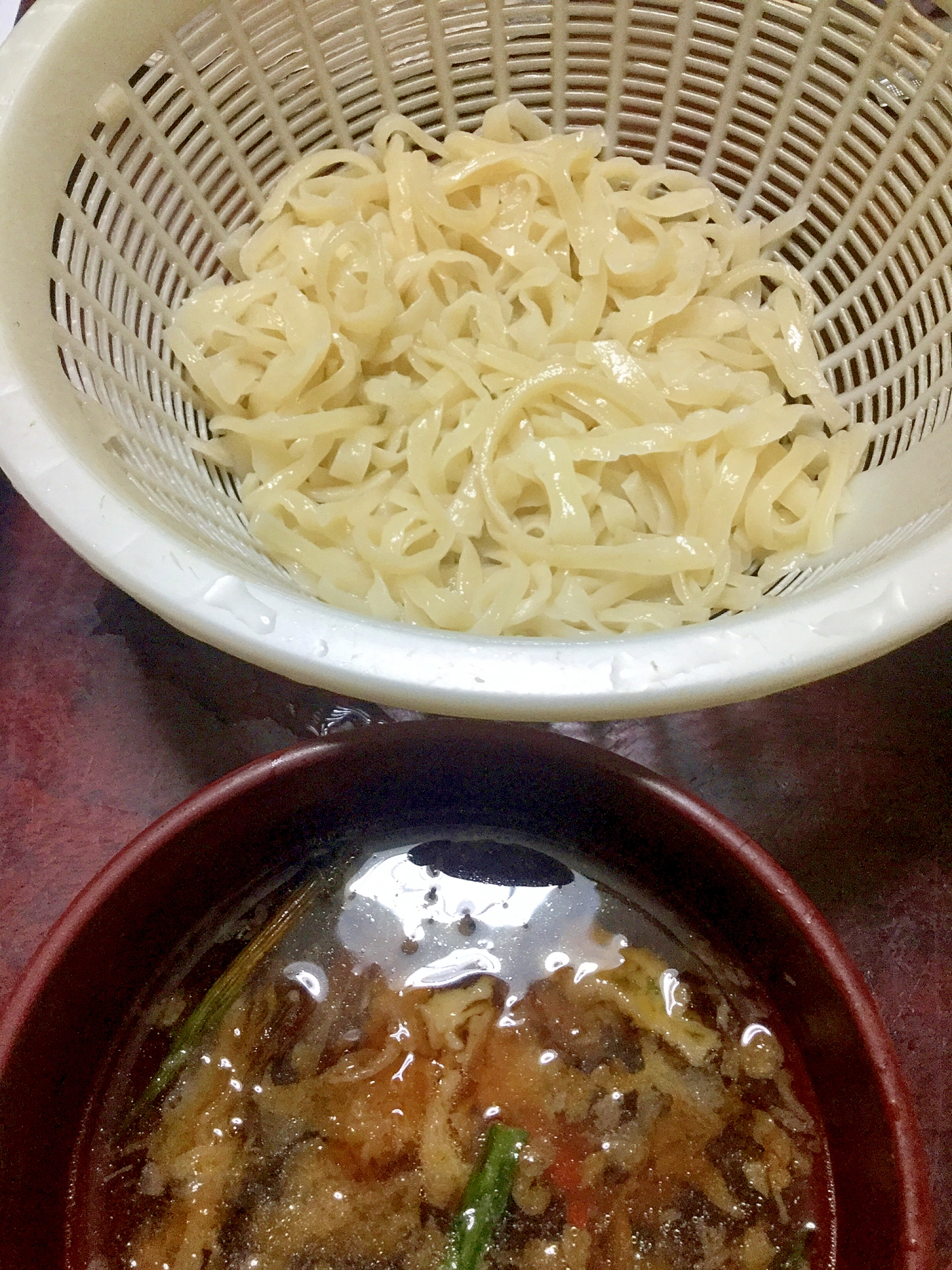 水菜のタヌキつけ汁のこれも笊うどん。