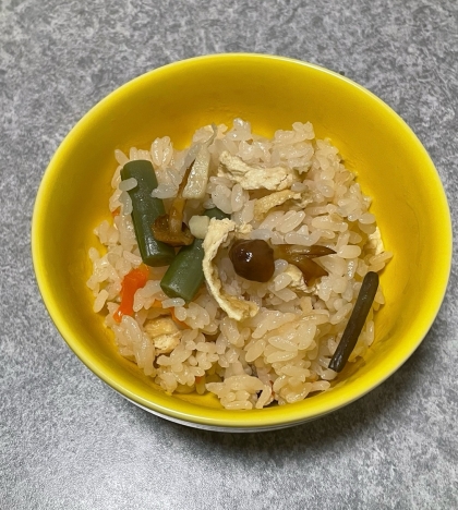今日は、山菜ミックスDe炊き込みごはんです(^^)