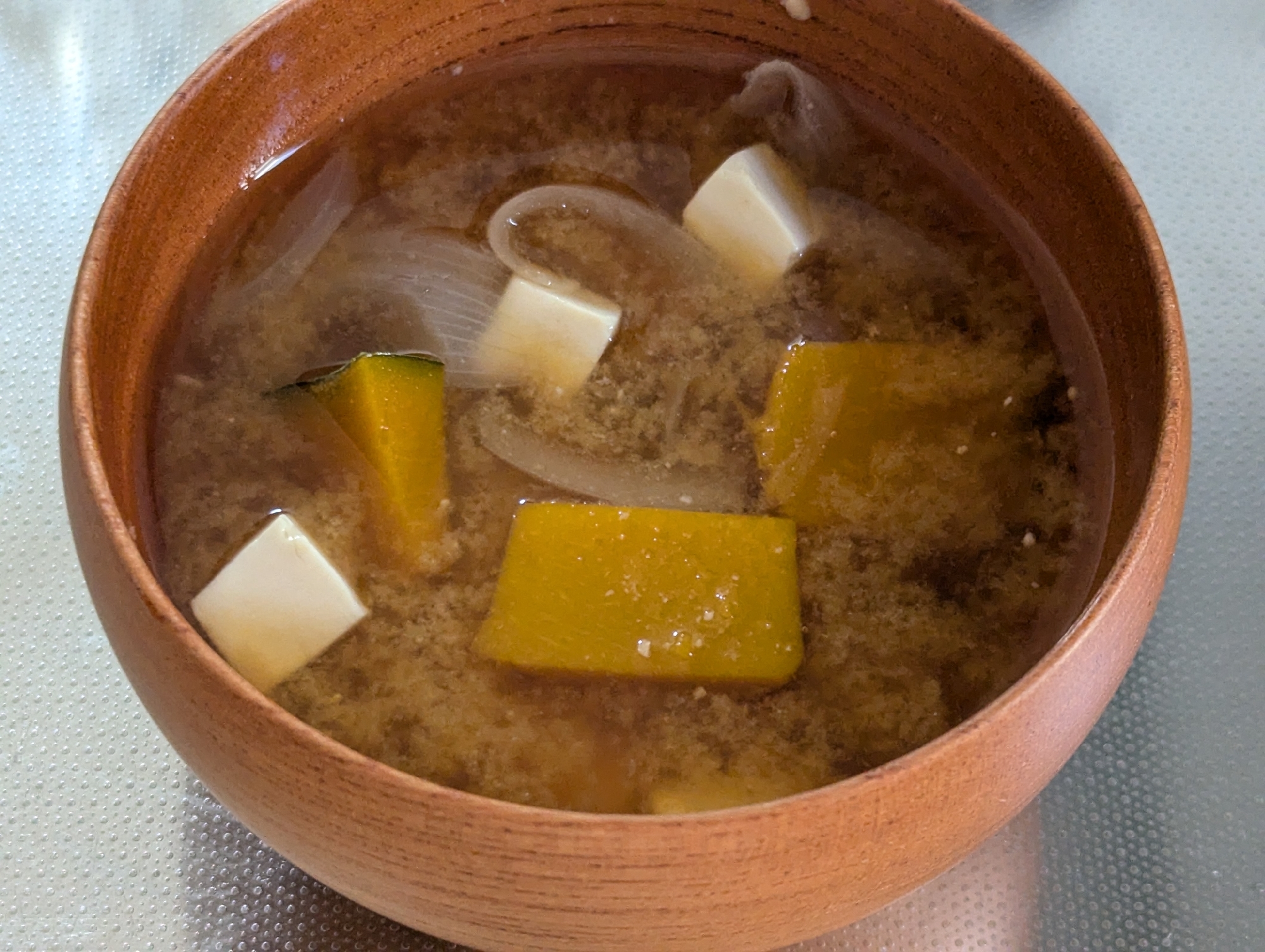 かぼちゃとうふたまねぎのお味噌汁