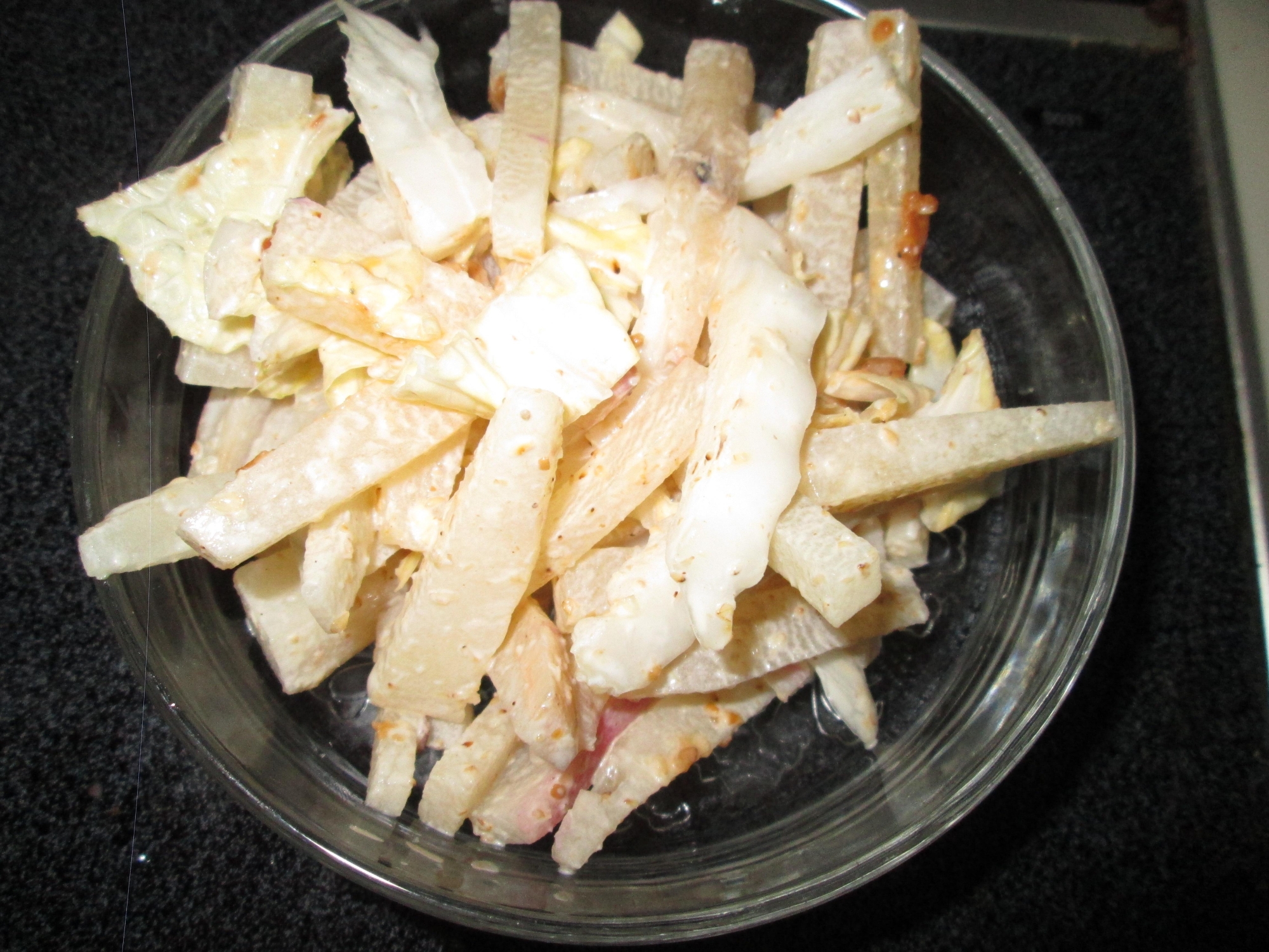 白菜とヤーコンの胡麻マヨサラダ
