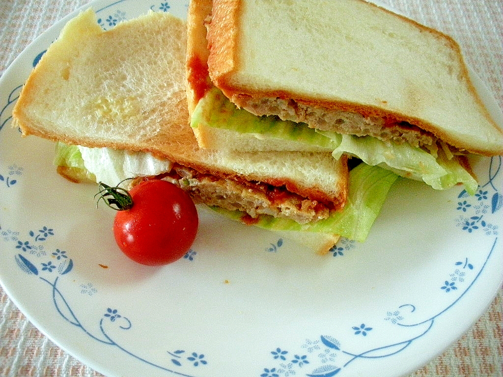 お弁当に☆ハンバーグとレタスのサンドイッチ☆