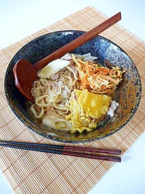 お惣菜の天ぷらを使って「肉きのこ煮込みうどん」