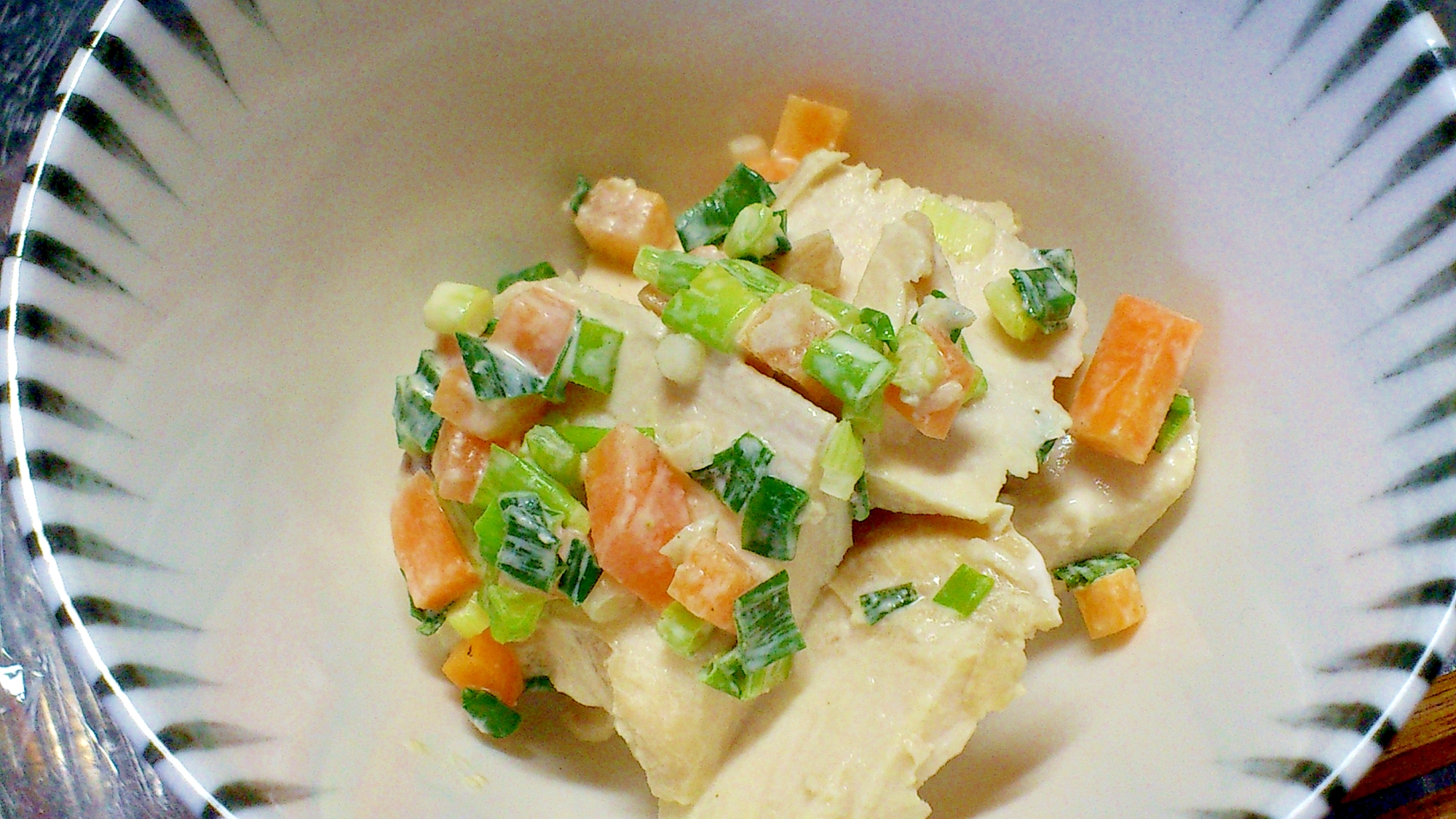 鶏むね肉と野菜のマヨ和え