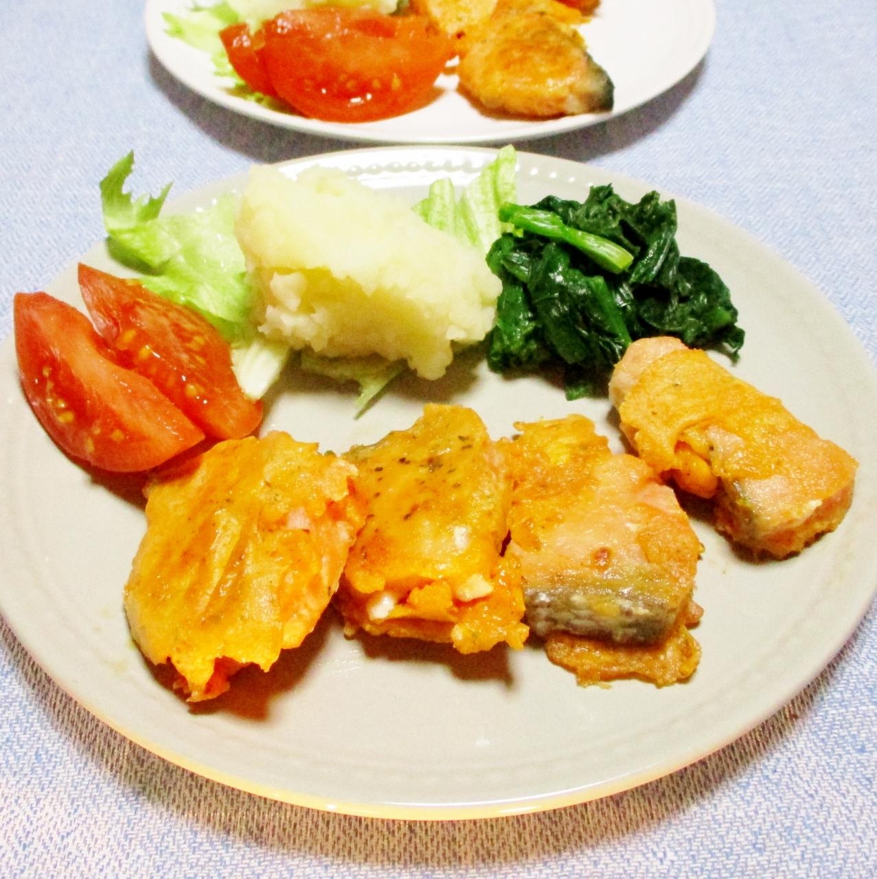 お弁当にも♪鮭のピカタ