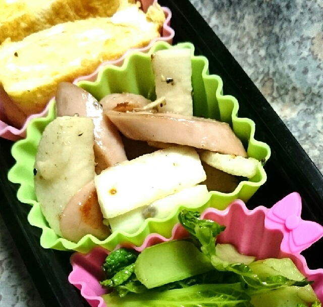 お弁当に☆長芋と魚肉ソーセージのマヨペッパー炒め