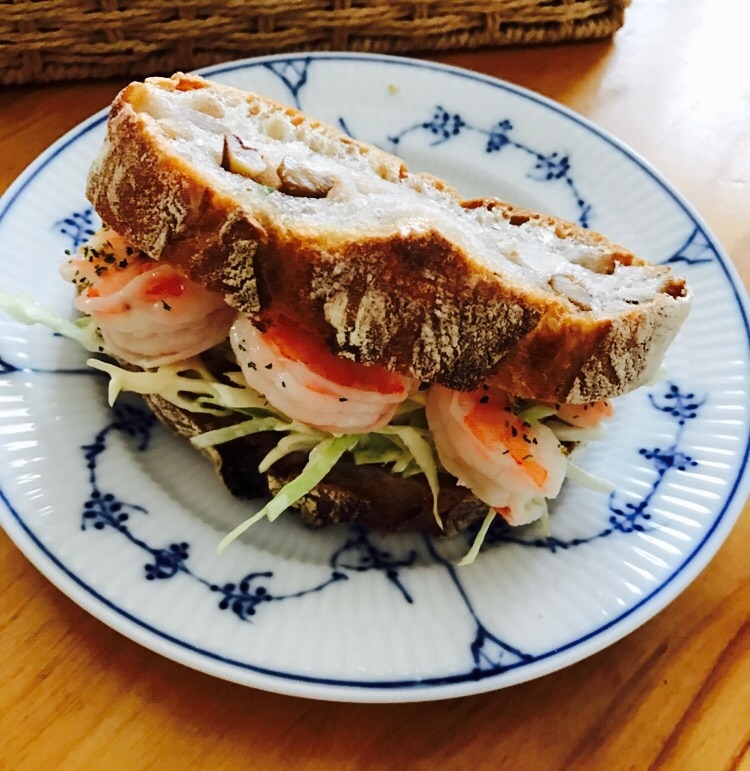 ガーリックシュリンプサンド レシピ・作り方 by ボンド子 - 楽天レシピ