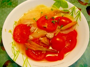 ジャガイモ、トマト、針菜、鶏挽肉入れスープ
