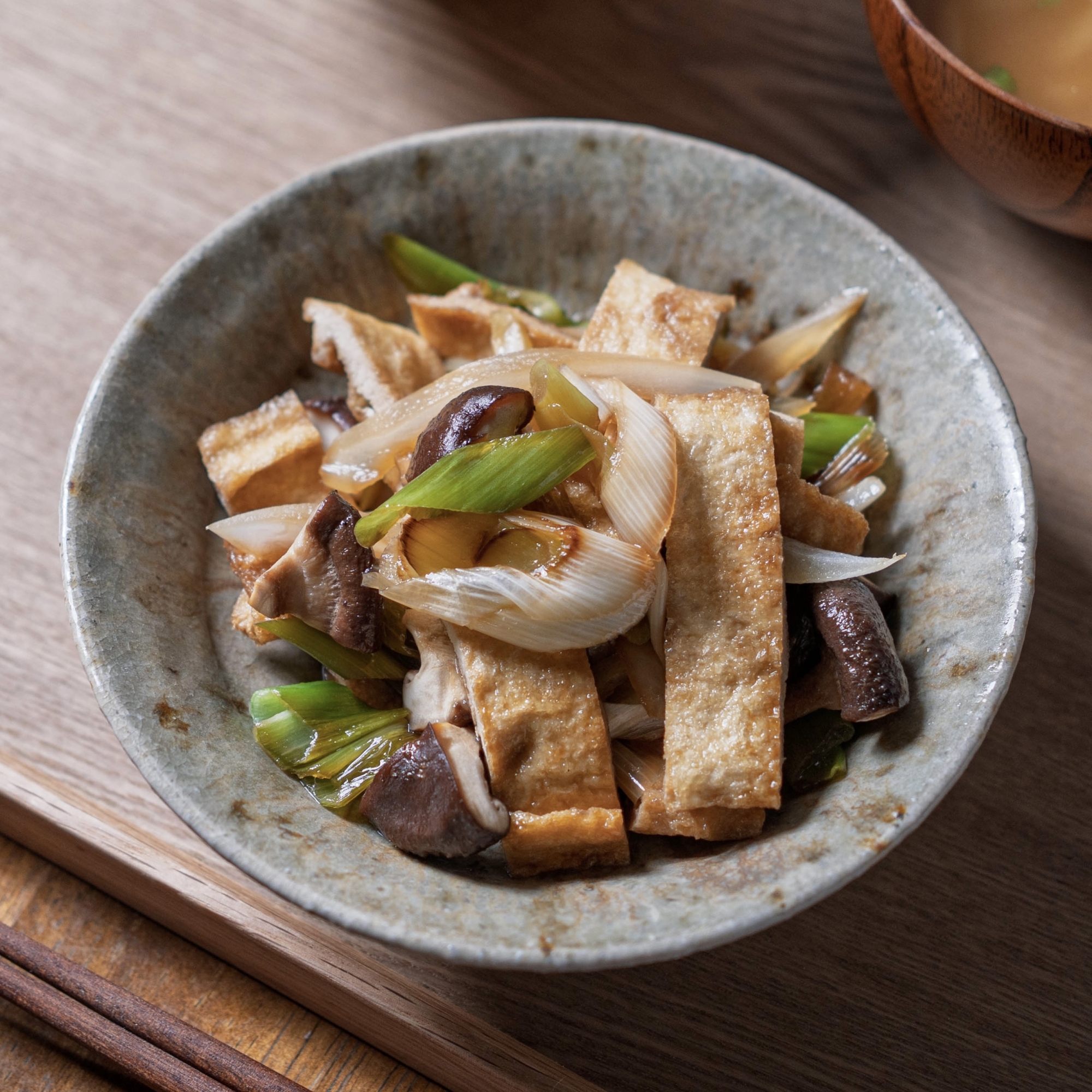 油揚げとねぎの甘辛炒め【和食・主菜】