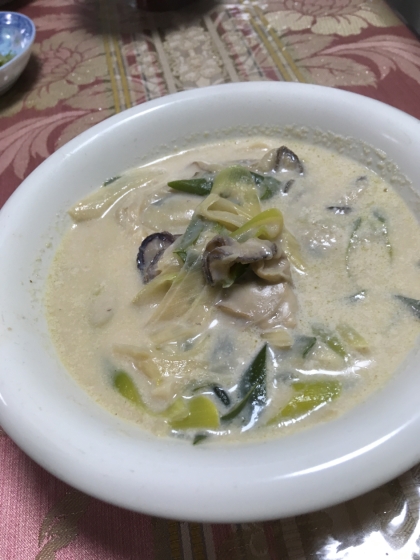 牡蠣と長ねぎのシンプル豆乳鍋