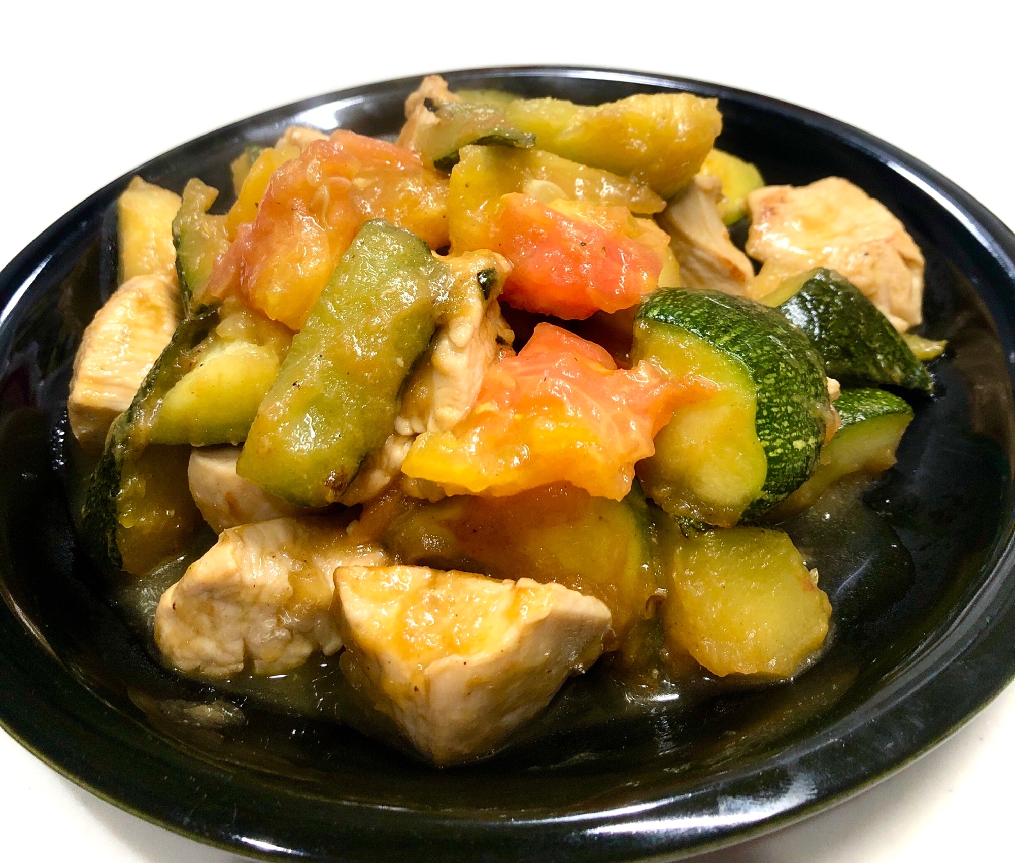 鶏むね肉とおばけズッキーニのかんたん酢炒め
