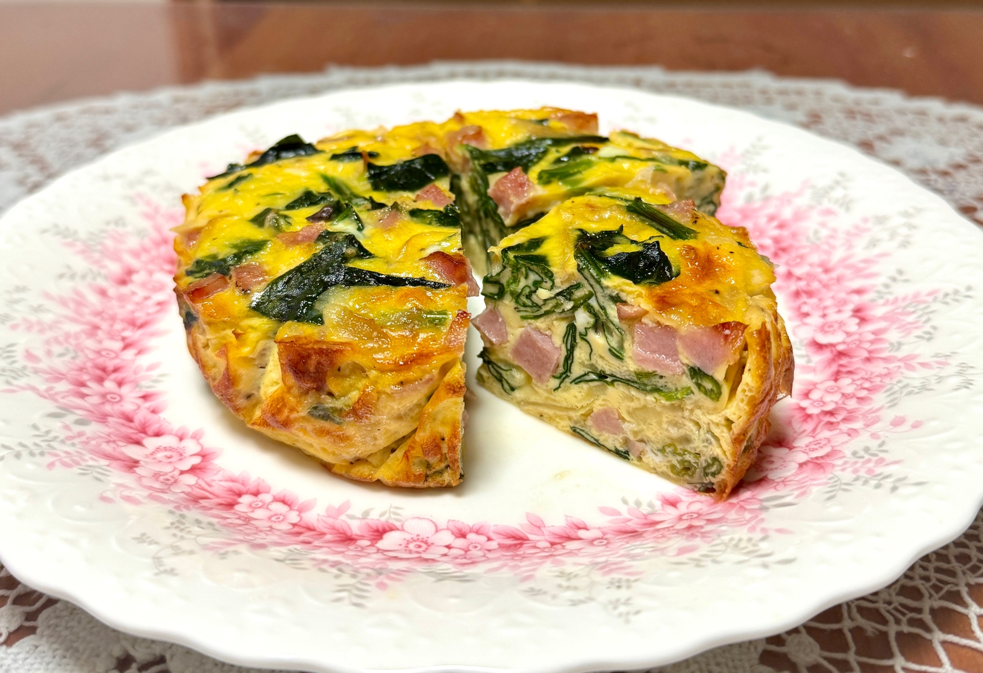 ストウブ型で作る！パイ生地なし！ごちそう☆キッシュ