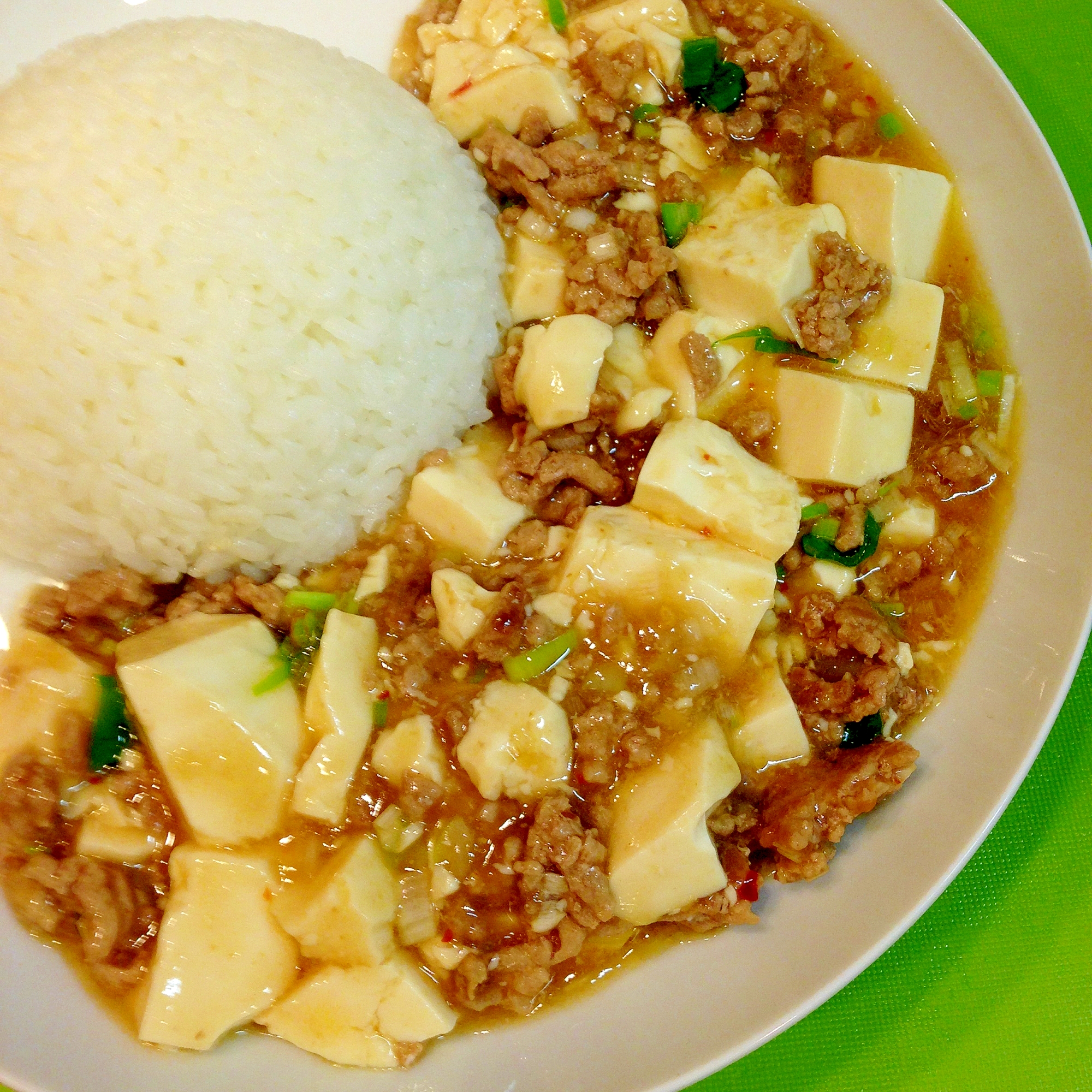 花椒一振りで本格的に♪簡単な麻婆豆腐丼