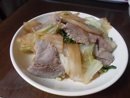 白菜と新玉ねぎの豚肉炒め