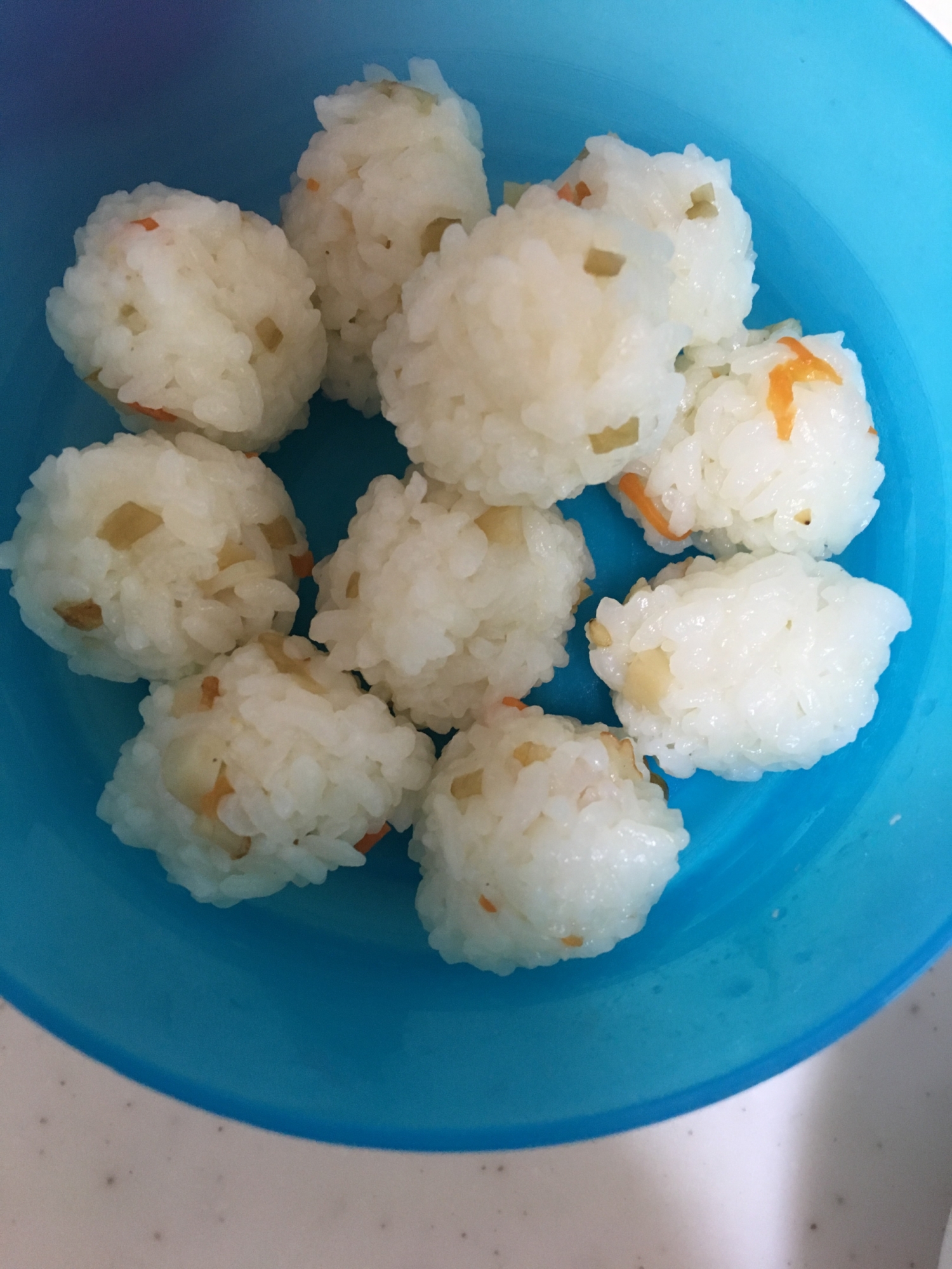 離乳食完了期 細ごぼうと蓮根の炒め混ぜ おにぎり レシピ 作り方 By Xmickyx 楽天レシピ 離乳食完了期 細ごぼうと蓮根の炒め混ぜ おにぎり レシピ 作り方 By Xmickyx 楽天レシピ