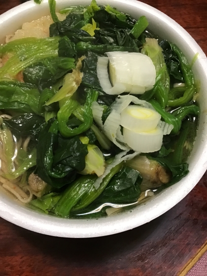 ほうれん草としめじの蕎麦