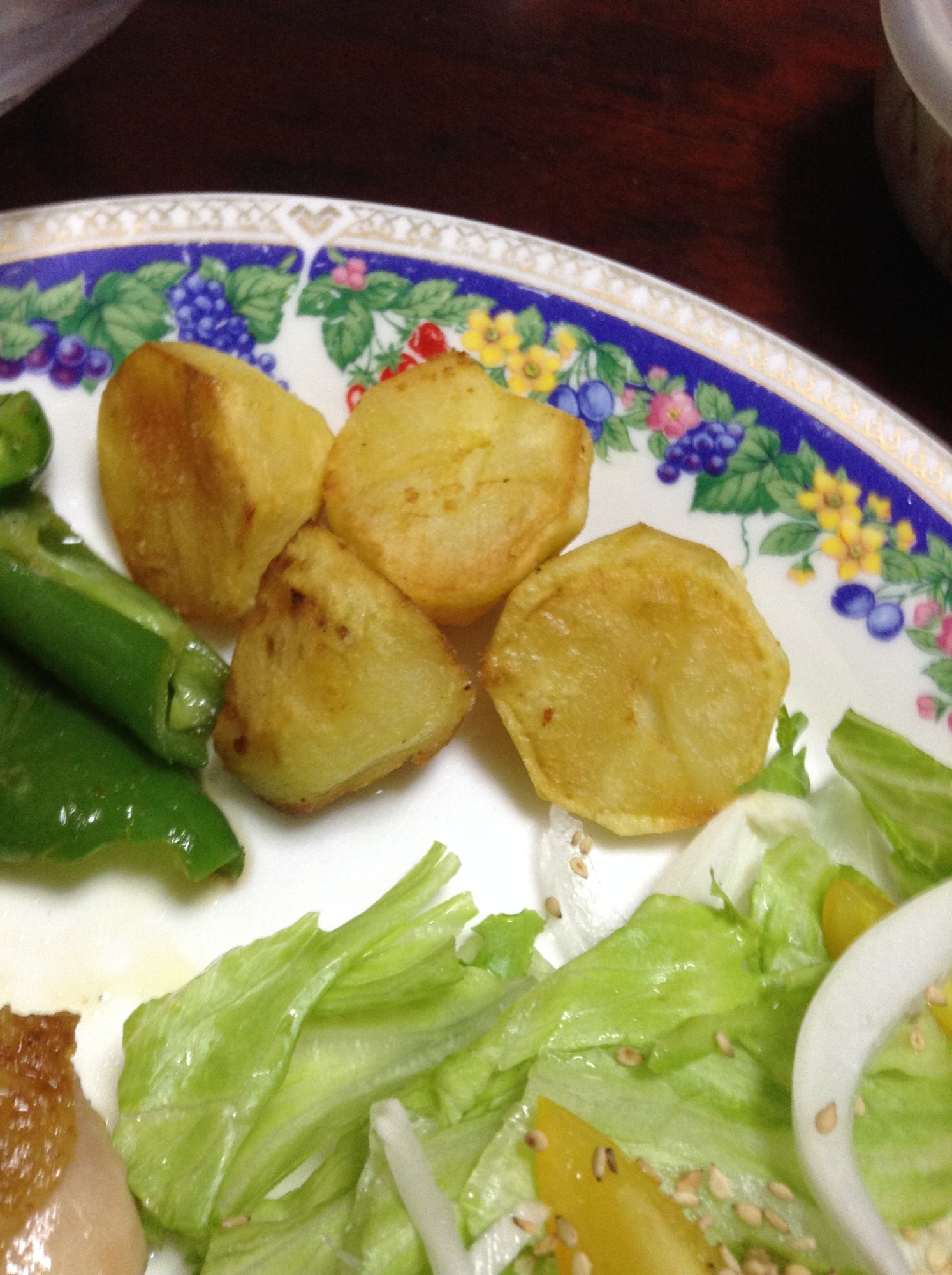 チキンソテーの付け合せに！　コンソメ焼きじゃが