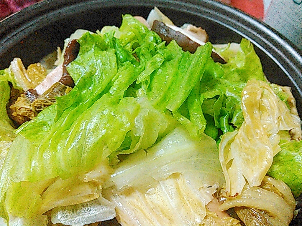 定番3種の葉野菜と椎茸のホットサラダ