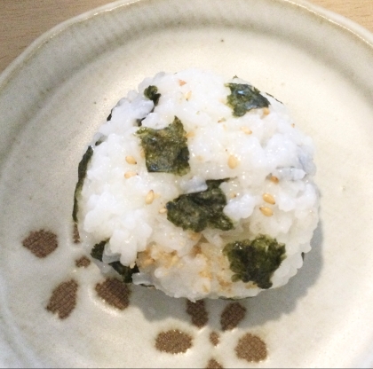 海苔が少なめですが、海苔とごまの風味で、とても美味しかったです(*⁰▿⁰*)レシピありがとうございました♪