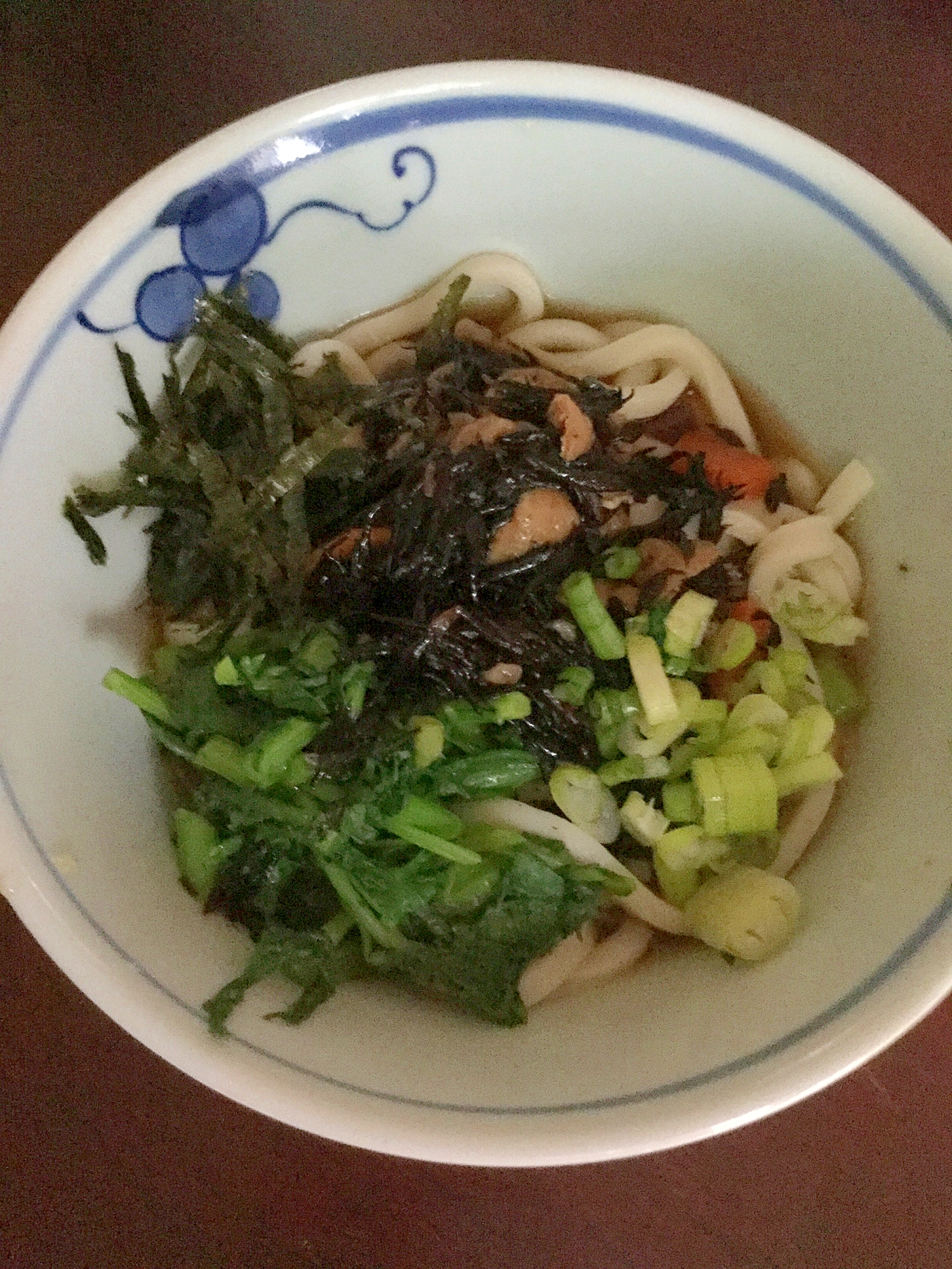 ひじき煮の夏リメイク☆春菊と一緒に冷たいうどん！