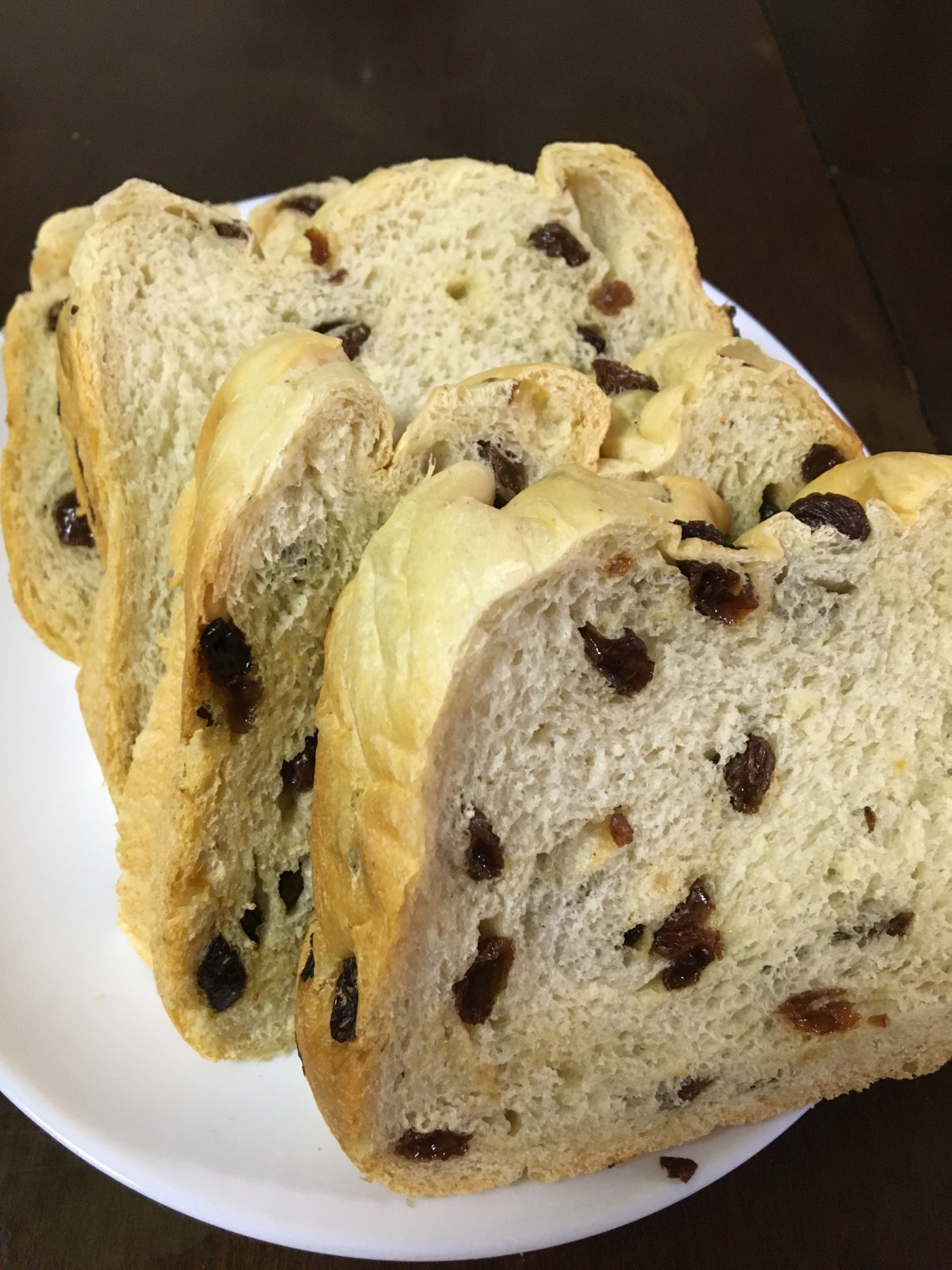 ホームベーカリーで　レーズン増し増し食パン