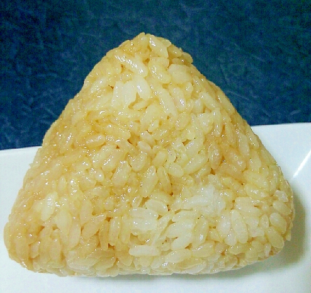 ごま油香る だし醤油おにぎり レシピ 作り方 By あ ち0024 楽天レシピ