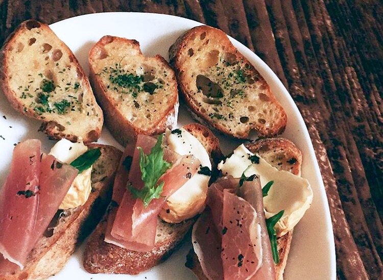 生ハムとカマンベールのブルスケッタ レシピ 作り方 By Hrn373 楽天レシピ